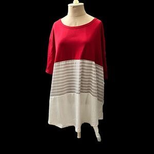 VisLily Fashion Top / SZ: 26W / NWT